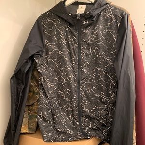 Women’s UnderArmour Wind breaker